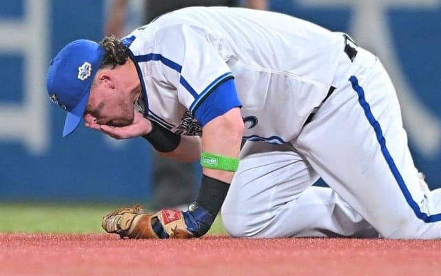 DeNAオースティン、顔面から出血　守備で途中交代…球宴でまさかの事態に場内騒然
