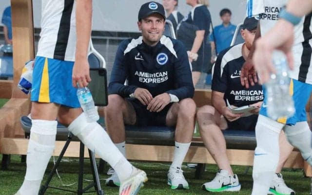 三笘薫が実戦復帰！　ブライトンの若き新指揮官ヒュルツェラー「心から楽しんでいるのが伝わるものだった」