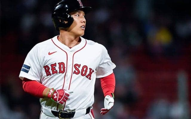 Rソックス監督が3年33億円で契約延長　史上2番目の大型契約…吉田正尚の起用法に影響か