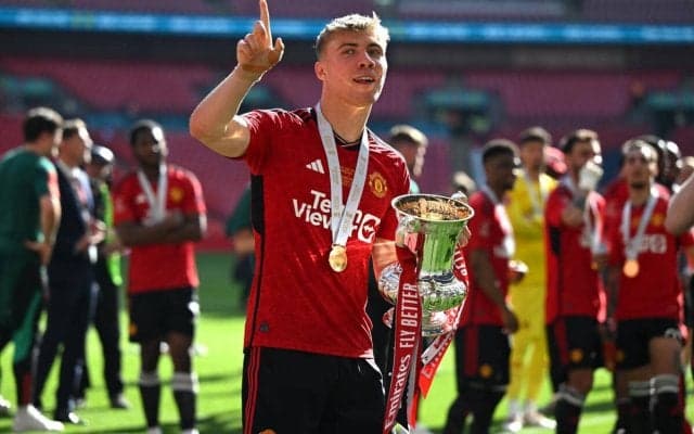 ホイルンドが来季から背番号を｢11｣から｢9｣に変更！