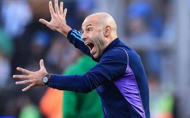 「こんな馬鹿げたサーカスは初めて」試合中断にゴール取り消し…前代未聞の事態にアルゼンチン監督が怒り心頭「何も説明がなかった」【パリ五輪】