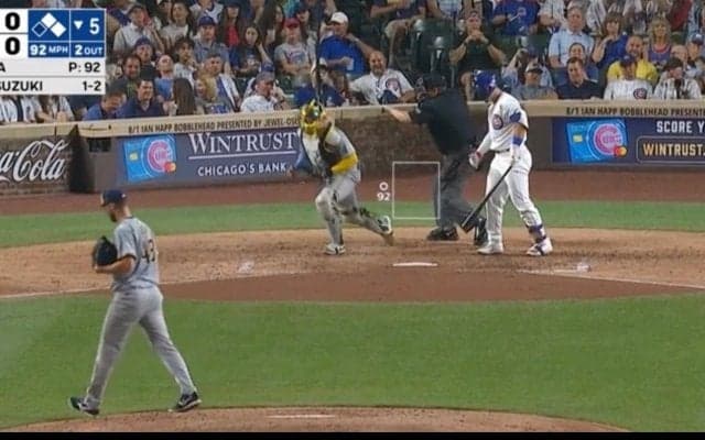 おい！それはないだろ！ 鈴木誠也がブチギレ！ “疑惑の判定”に呆れ… 驚きすぎて様子がおかしくなる「誤審だろw」「これは酷すぎる」