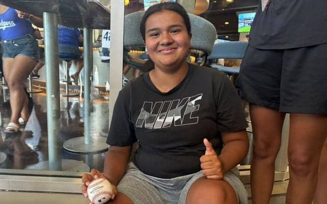 大谷翔平の日米通算250号が足に直撃した17歳　「ちょっと痛い」苦笑…記念球は「飾る」