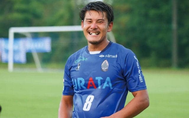 JFL浦安の偉大なるワンクラブマン…8歳からクラブ一筋の富塚隼31歳「ずっとこの青いシャツに感謝して生きてきた」