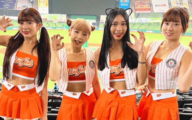 ヘソ出し＆ミニスカで登場…「きつねダンス」を踊った台湾チア、元AKBメンバーも