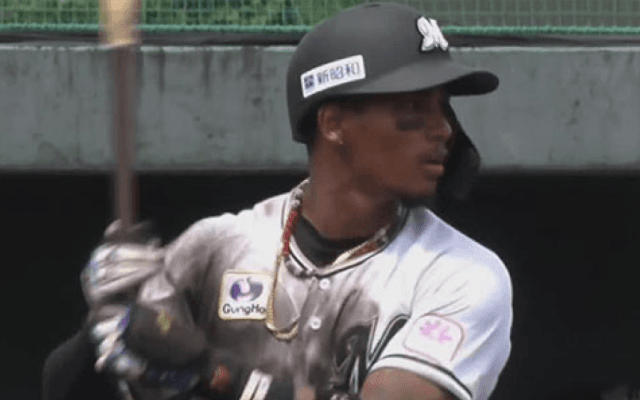 23歳の助っ人は「支配下待ったなし」　兄彷彿の躍動ぶり…来日初HRに「まじでええな」