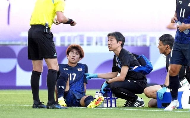 「理想的ではない」パラグアイの悪質タックルで足首負傷の平河悠、ブリストルの監督も懸念「日本のスタッフと協議中」