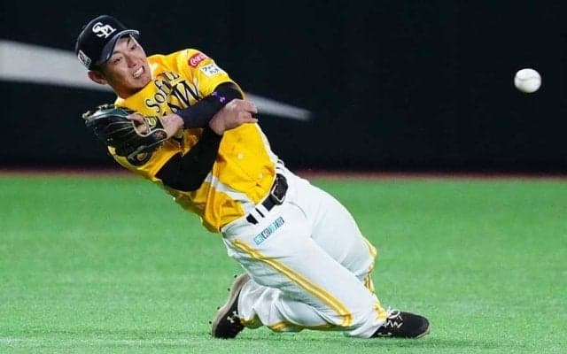 “ダイビング回転爆送球”が「凄すぎる」　衰え知らずの33歳に衝撃「お金払う価値ある」