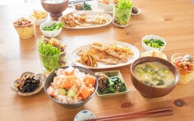 頭痛、めまい・・・夏場の不調の原因は食事法にあり？薬剤師が教える「夏場の食事のポイント」とは