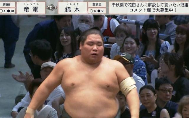 「珍しいですね…」土俵下に落下した力士への”紳士な振る舞い”に放送席も驚き「心が洗われる」「優しいわ」ほっこり