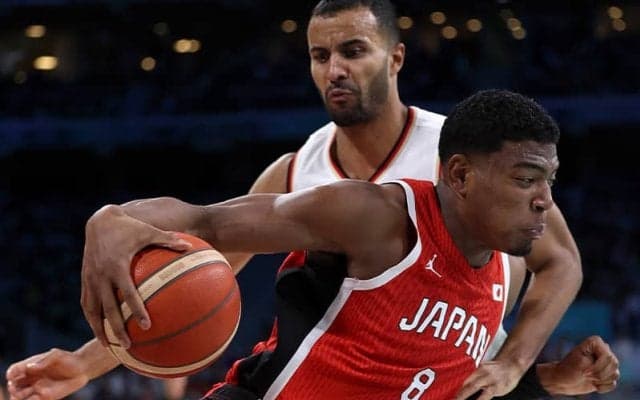 パリ五輪バスケ日本代表がW杯王者に善戦…八村豪快ダンク、前半終了時点で44－52