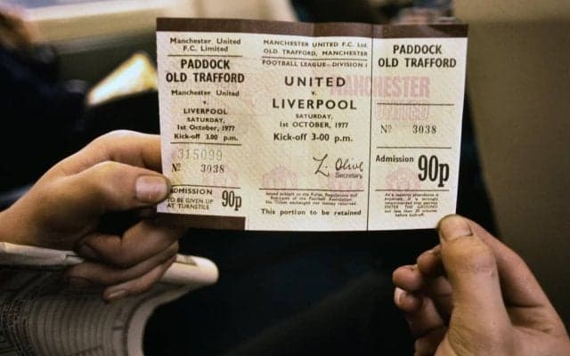 マンチェスターU×リバプール戦「414円」の入場券【一枚の写真が問いかける観戦の意義「サッカーは誰のものか」チケット代の現在地】(1)