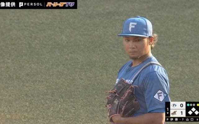 クールすぎるって！くるりと華麗に背面捕球　日本ハム・伊藤大海の“ミラクルキャッチ”が炸裂した瞬間