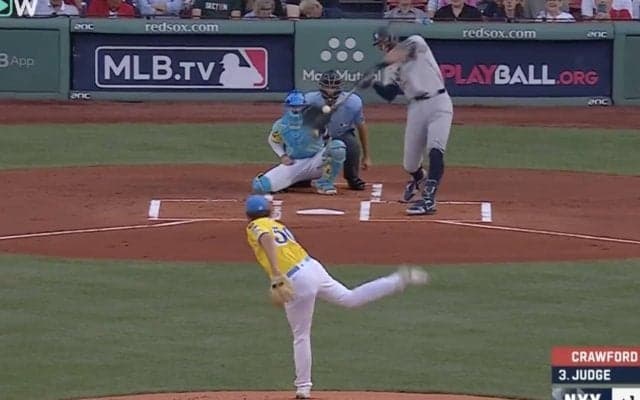 “放送事故級”の飛距離！ヤンキース・ジャッジの超特大場外弾がヤバすぎる　打球が飛びすぎて観客の様子がおかしくなる「グリーンモンスター意味ないw」「怪力すぎ」