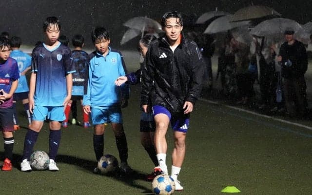【マリ撃破で準々決勝進出】斉藤光毅が教えるドリブル上達の基本のキ｢ボールに触る｣｢間合いを覚える｣｢タッチを身につける｣、お兄ちゃんとの1対1