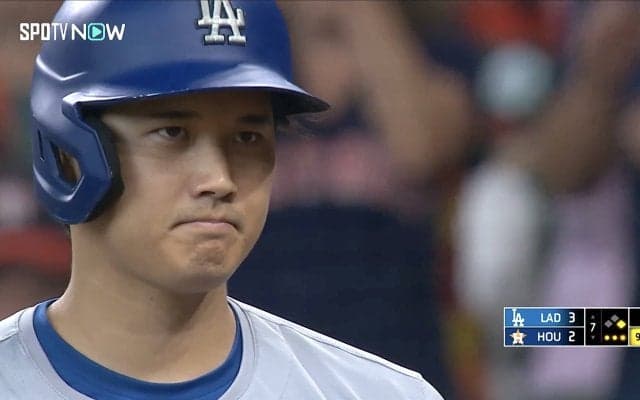 大谷翔平、不可解判定に“ぶ然” 「間違ってる」枠外ボールで三振の瞬間…敵地観客は大歓声
