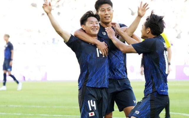 OA小野伸二を擁した20年前との違い、三戸舜介らの開始直後の｢無酸素運動｣と勝点3逆算｢必然の退場｣【パリ五輪8強｢U-23サッカー日本代表｣強さの秘密】(1)