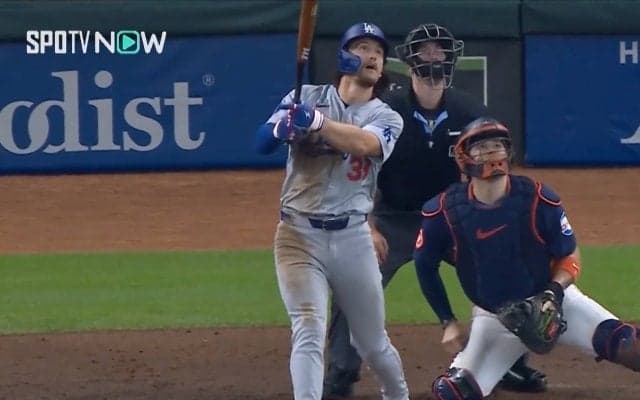 打率1割台の男が覚醒！ ドジャースの“伏兵”が先制弾 両チーム初安打が2か月半ぶりアーチ…予想外の一撃に「歴史を作った」「守備いいだけで安心感ある」