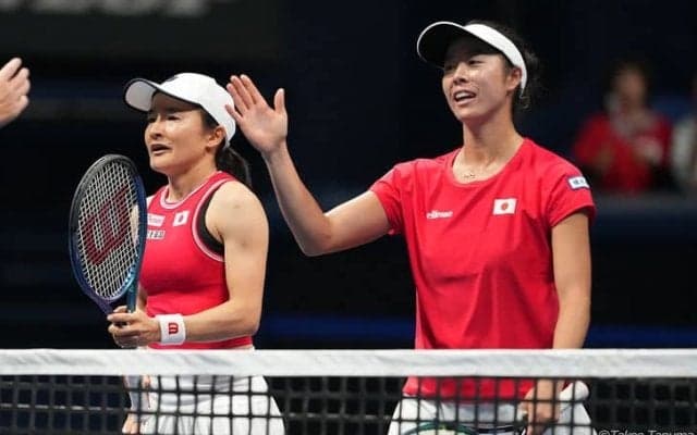 青山修子／柴原瑛菜、ルーマニアペアに快勝し2回戦進出。今大会で日本勢初勝利[パリ五輪]
