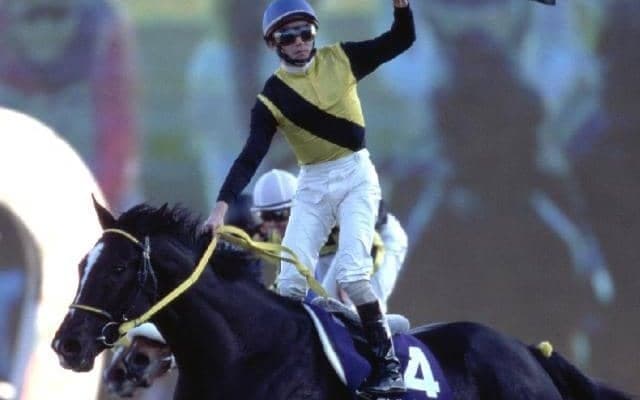 交配した牝馬次第で多彩な脚質に？ 種牡馬としても大成した名馬「マンハッタンカフェ」を深掘り