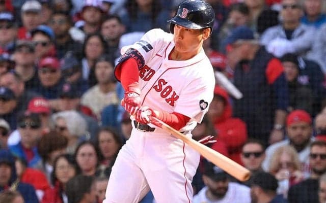 吉田正尚、10試合ぶり5号2ラン…約130ｍの豪快弾　後半戦初アーチに本拠地熱狂