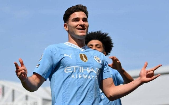 コパ・アメリカからパリ五輪へ…アルゼンチンに身を捧げるアルバレスはシティでの立ち位置に不満、去就については「オリンピックが終われば分かる」