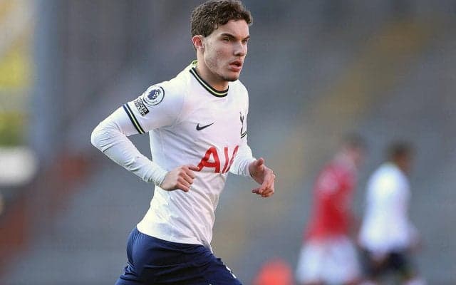 スパーズ若手アタッカーのサンティアゴが母国のエルチェへ完全移籍