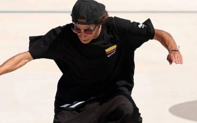 失敗後に中継カメラに中指を立てる…スケート男子選手の“蛮行”に海外紙が糾弾！「正気の沙汰ではない」【パリ五輪】