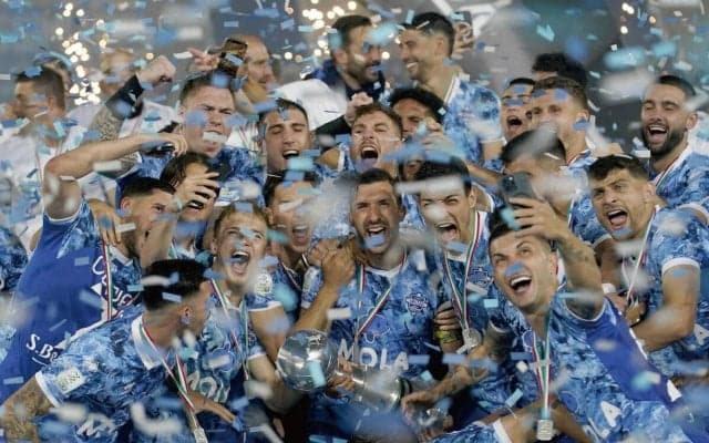 “大型補強の煽り” セリエA昇格でヴァランまで加入のコモ…昨季奮闘した主軸センターバックが無念のセリエB残留に