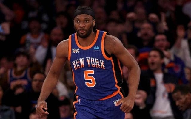 昨季途中にニックスへ加入したプレシャス・アチウワが1年約9億円で再契約