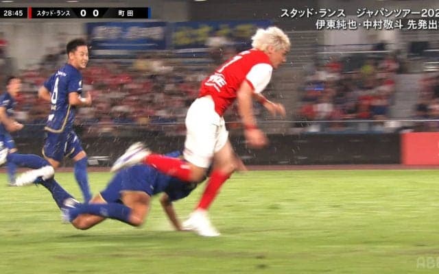 伊東純也の“爆速ドリブル”が話題沸騰！「掴まれてもぶっちぎった」「レベルが違いすぎる」圧巻突破からアシスト