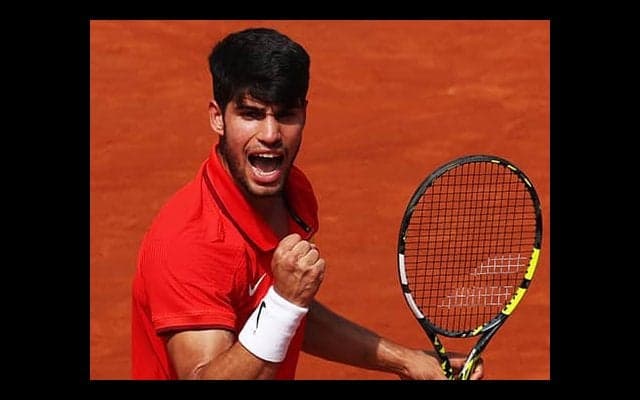  アルカラス 五輪初出場で単複8強 