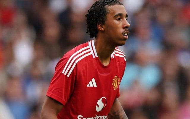 ユナイテッドに大打撃…負傷交代の新戦力ヨロは中足骨骨折で長期離脱の恐れ