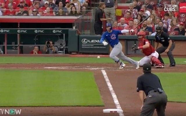 球場騒然！一体、何が起きた…！？ 鈴木誠也、超ミラクルを起こした…！？ ギリギリすぎる“神ヒット”が話題に「絶好調だな」「神ってるな」