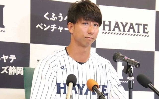 腱板は断裂、肩甲骨が変形…激痛で目を覚ます日々　福田秀平が明かす引退の真相