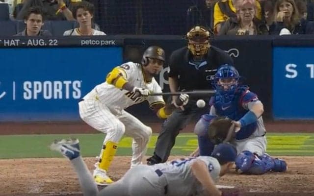 完全に殺した！ あわや顔面付近のボールも… イチローが認めた“安打製造機”の超絶バット技術　天才バッターが決めた“完璧すぎるバント”がエグすぎる