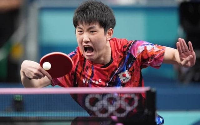 「スポーツマンシップは称賛に値する」張本智和、世界王者に惜敗も試合後の姿に中国メディアが賛辞「互いに尊敬と友情を示した」【パリ五輪】