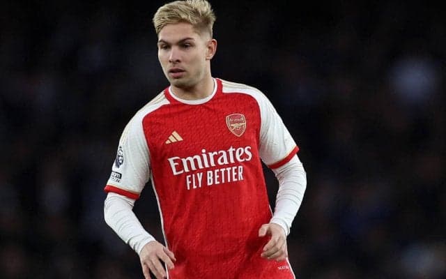 アーセナル生え抜きの10番MFスミス・ロウが同じロンドンのフルアムへ完全移籍「ようやくここに来ることができた」