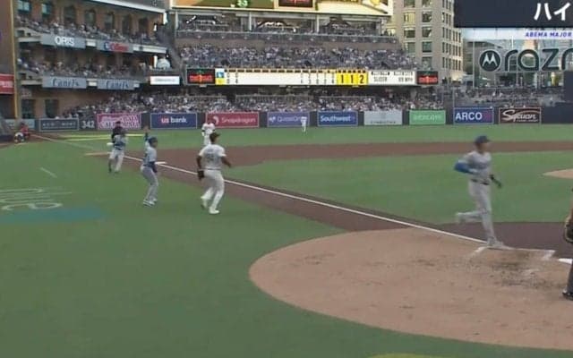 一体、何が起きた…？ 大谷翔平に“まさかのストップ”→本塁突入死… 物議を醸す\"痛恨ミス”が起きた瞬間「ケガしたらどうする」「ベンチがチグハグすぎ」