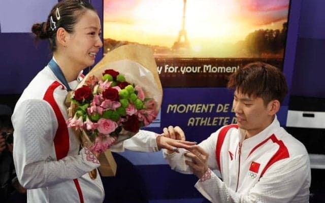ドラマすぎる展開！ バド混合複で金の中国選手が恋人からの公開プロポーズに感激「幸せすぎて、どうしていいか」【パリ五輪】