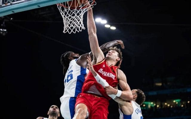 パリ五輪ドイツ代表が3連勝でグループ首位通過…開催国フランス代表を14点差で下す