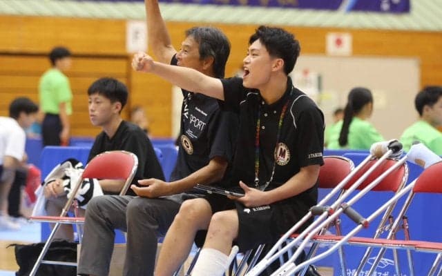 正セッター樋口が骨折の洛南が2試合連続の逆転勝ちで3回戦へ 細田監督「真の王者になれるか試されている」　【北部九州インターハイ2024】
