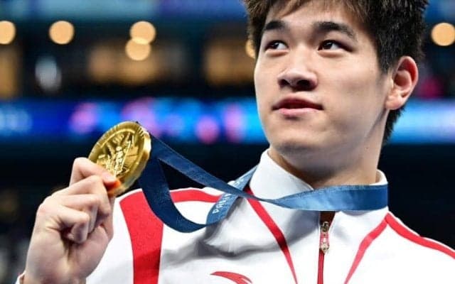 「あいつの泳ぎに腹が立つ」豪競泳コーチが中国19歳の世界記録にブチギレ！「人間には不可能なんだ」と反発【パリ五輪】