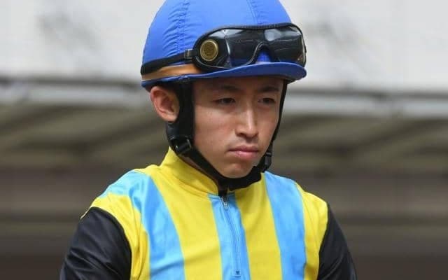 松若風馬騎手が騎乗停止に 酒気帯び運転および物損事故のため