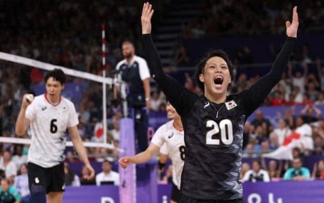 「大事な試合じゃなかったら…」山本智大が“顔面直撃”のスパイク打った米国選手と並んで笑顔「身長差可愛すぎる…」【パリ五輪】