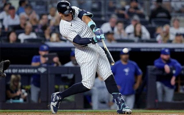 ジャッジ、メジャー最速40号　145m特大弾で大台到達＆100打点突破…大谷翔平に8本差つけ“独走”