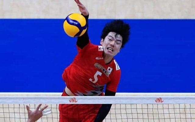 崖っぷちの第3セットで「ゲームチェンジャー」になった大塚達宣　落選をも覚悟した男が石川祐希に代わって出場したワケ【パリ五輪】