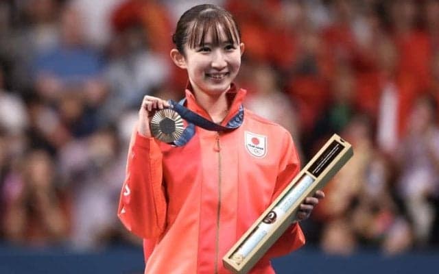 左手負傷も銅メダル獲得の早田ひな　不屈の精神に中国メディアも賛辞「回復力と粘り強い闘志を見せた」