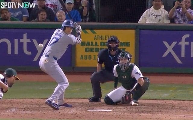 もはや暴力！ 大谷翔平の弾丸打球が審判を襲った瞬間 171キロの火を噴くロケットヒットに「危ない！！」「塁審よく逃げたな」