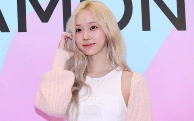 “スター美女”登場に選手も虜「顔ちっさ！」　へそ出し始球式の裏側が反響「プリンセスだ」